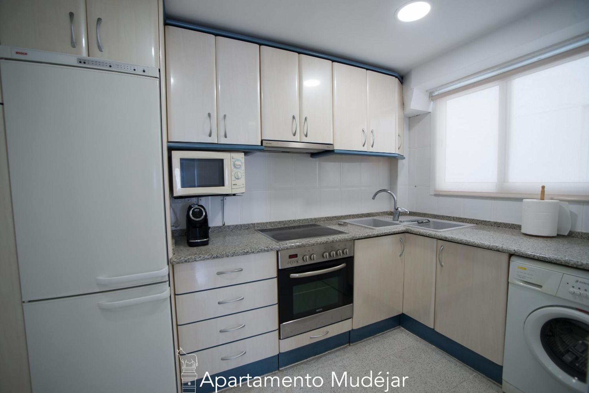 Apartamentos Plaza del Torico Teruel Habitación foto